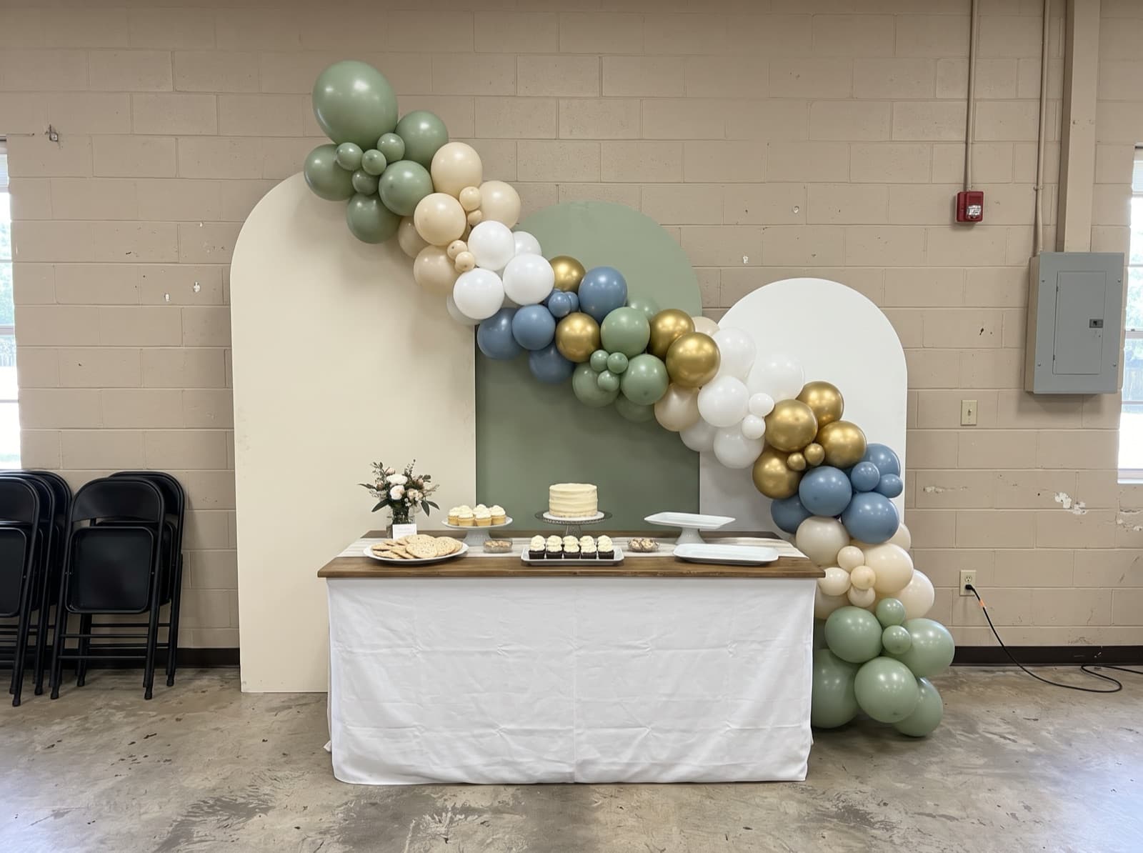 Chiara arched backdrop trio with balloons