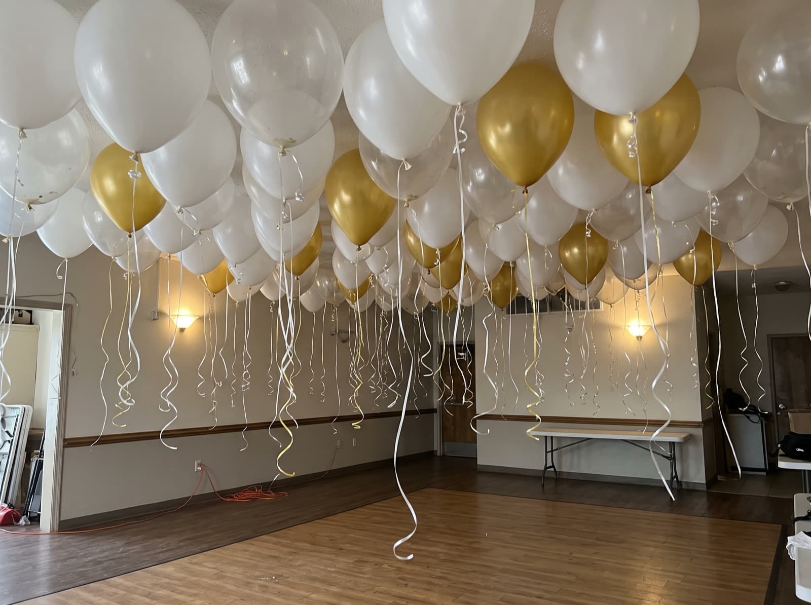 Balloon ceiling over a dance floor