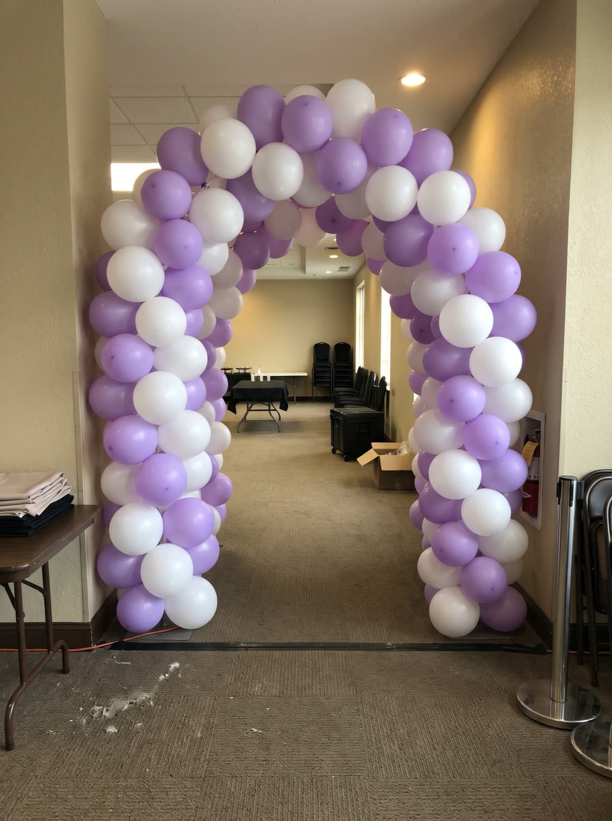 Balloon tunnel entrance of linked arches